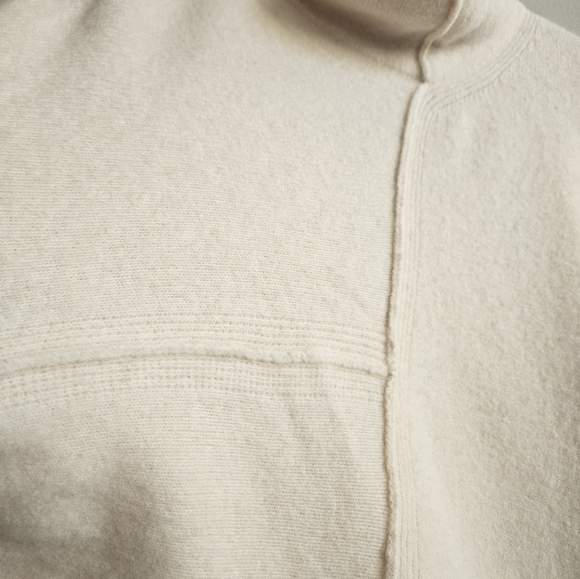 AllSaints Roll Neck Asymmetric Sweater size M Cream - Picture 2 of 4